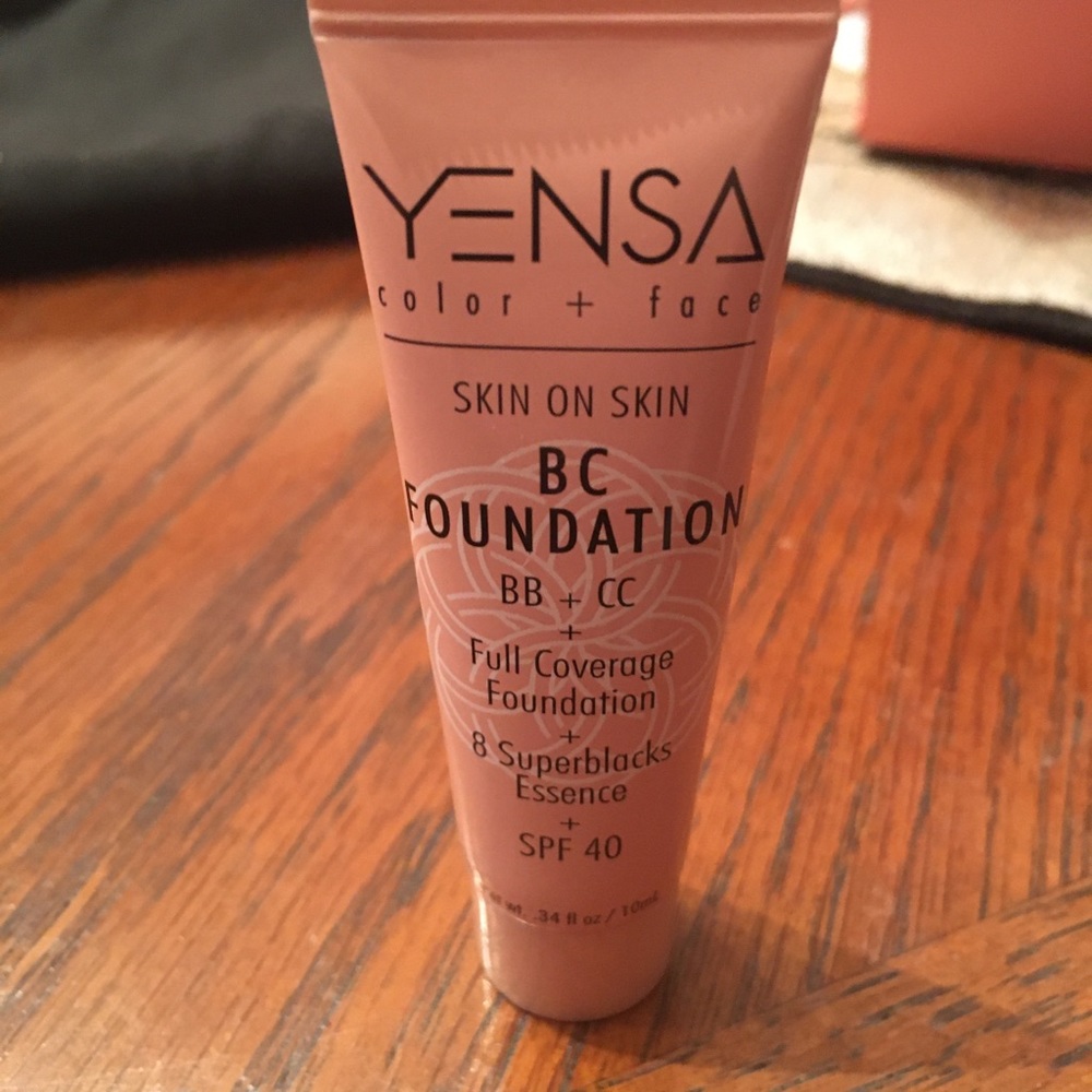 Makeup Bundle - Picture 7 of 8
